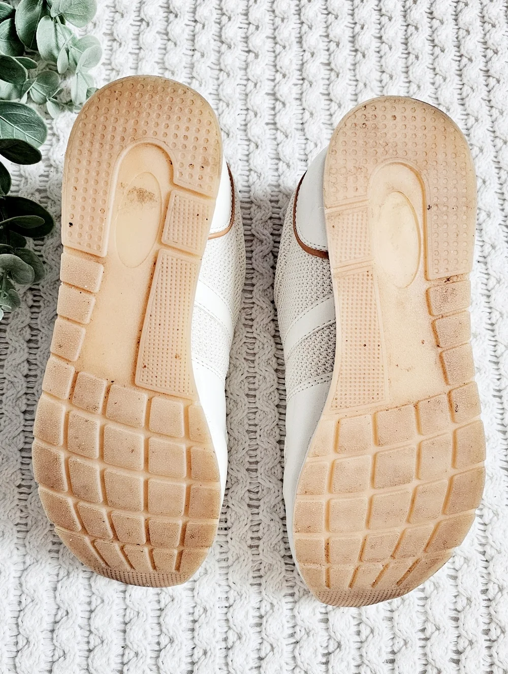 Banana Republic Retro Style Sneakers Cream Brown Lace Up Athletic Athleisure 7 - Picture 10 of 15